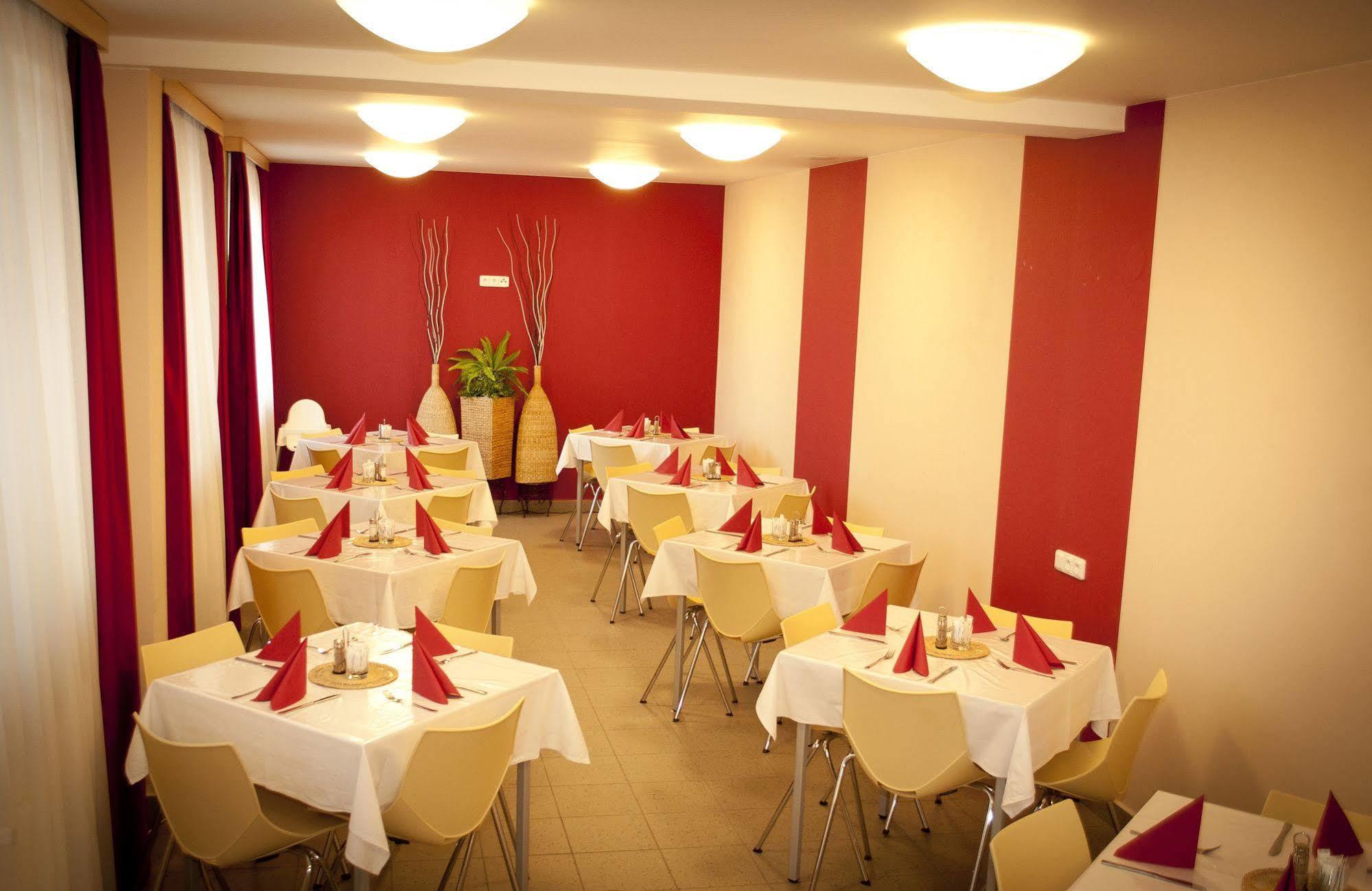 Hotel Albellus Brno Buitenkant foto